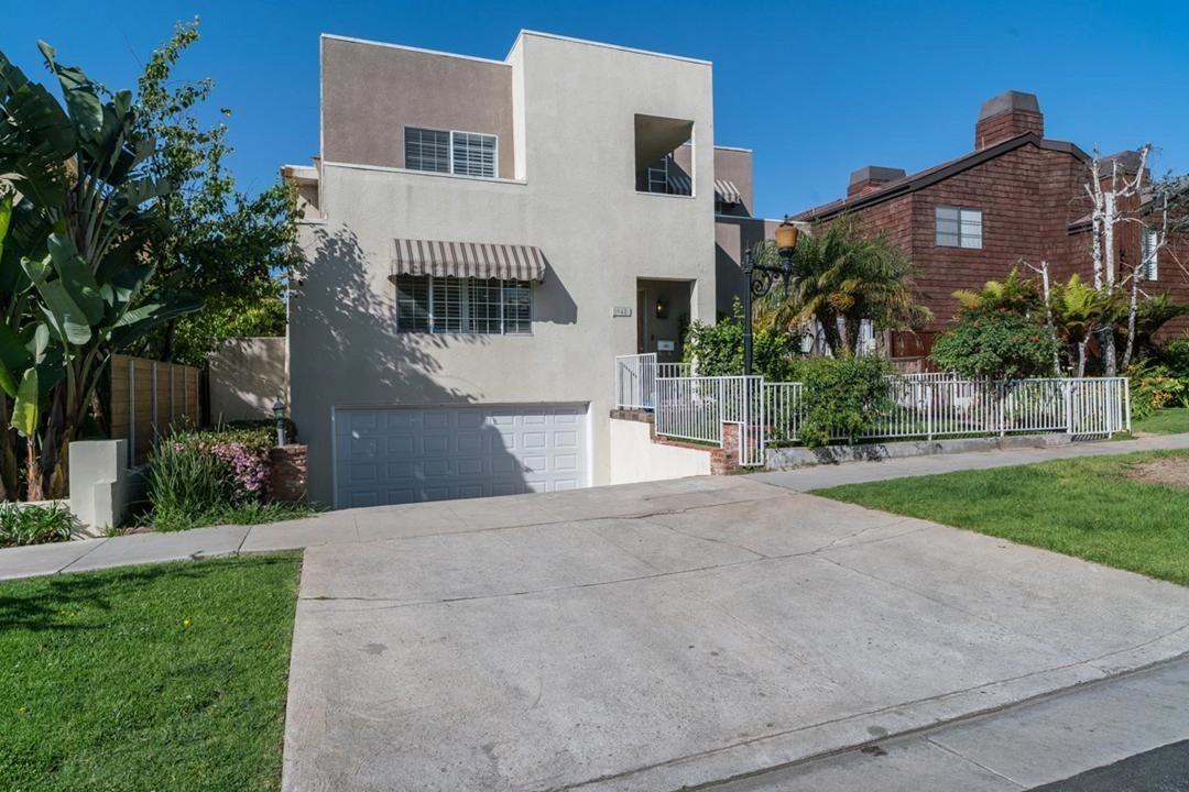 948 15th S - Photo 2 of 3