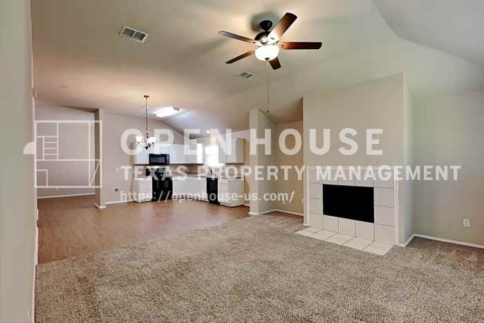 5561 Spring Ridge Dr - Photo 4 of 24