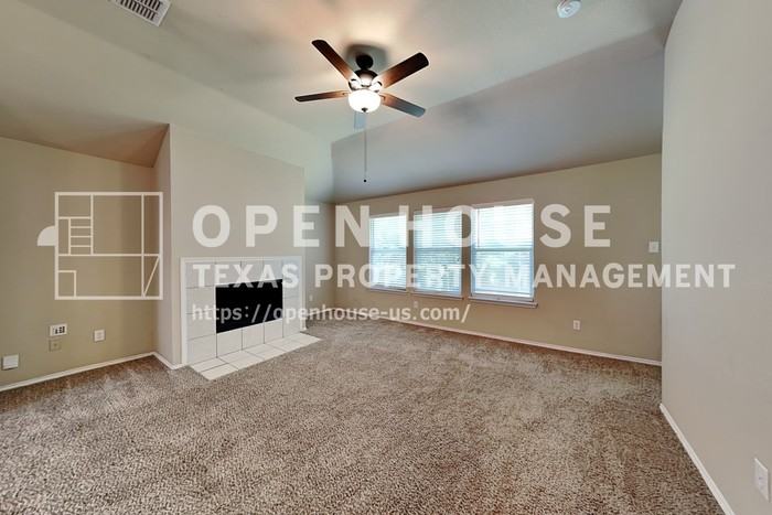5561 Spring Ridge Dr - Photo 5 of 24