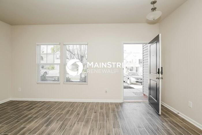 1028 Bitting Hall Cir - Photo 5 of 16