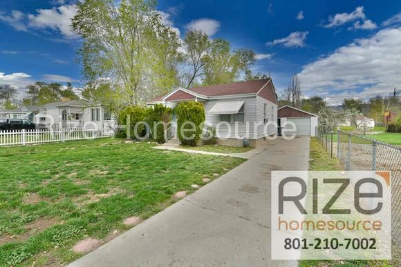 904 Colorado St W - Photo 2 of 21