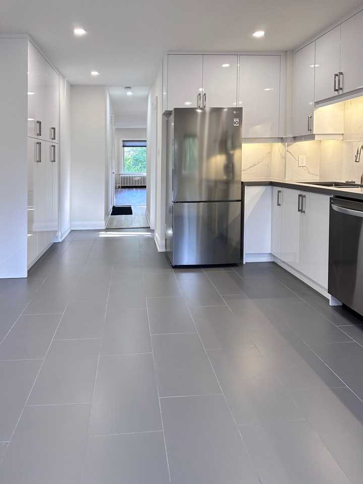 38 Keewatin Avenue #2w - Photo 4 of 12