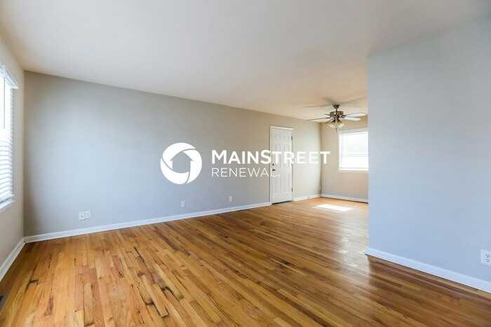 1008 Stafford Dr - Photo 3 of 17