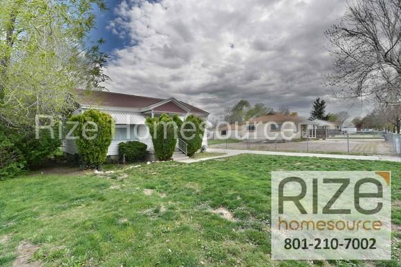 904 Colorado St W - Photo 3 of 21