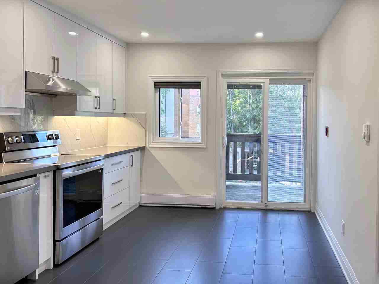 38 Keewatin Avenue #2w - Photo 6 of 12
