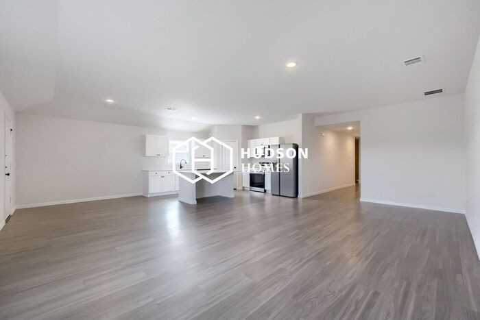 426 Rose Ave - Photo 4 of 13