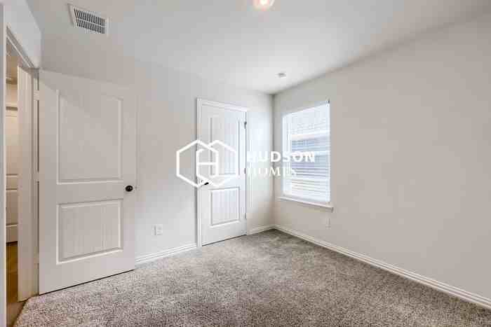 426 Rose Ave - Photo 6 of 13