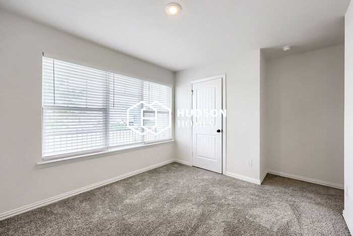 426 Rose Ave - Photo 7 of 13