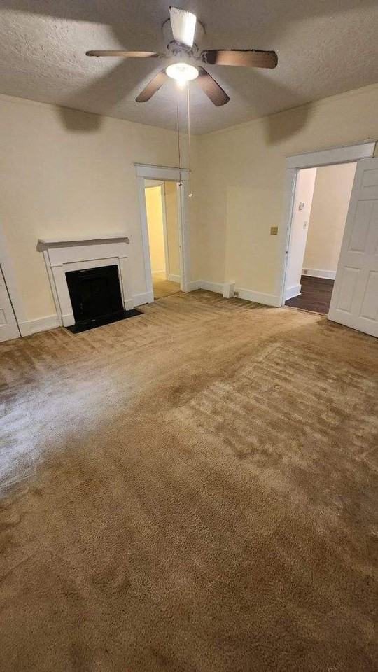27 Curry St - Photo 4 of 9