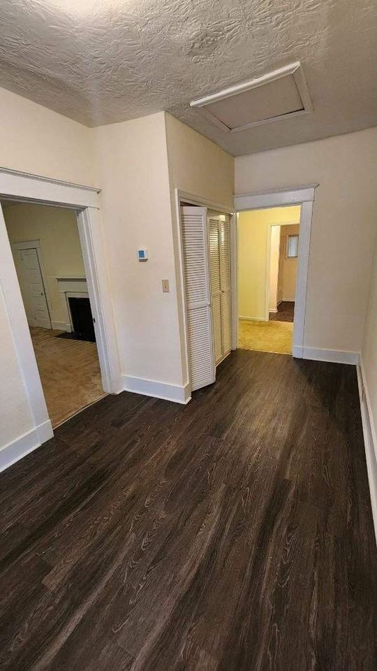 27 Curry St - Photo 6 of 9