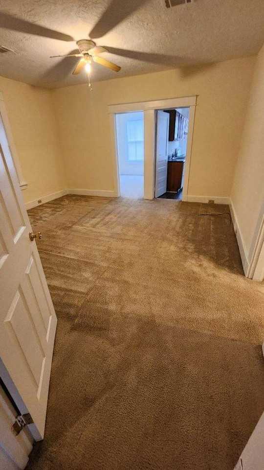 27 Curry St - Photo 7 of 9