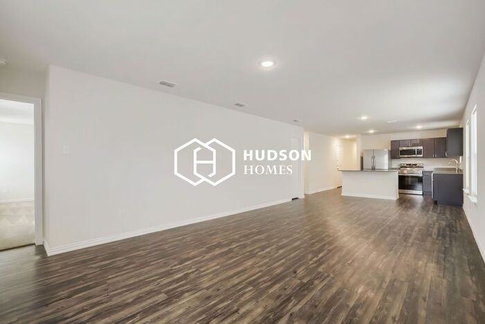 121 Hesed St - Photo 3 of 12
