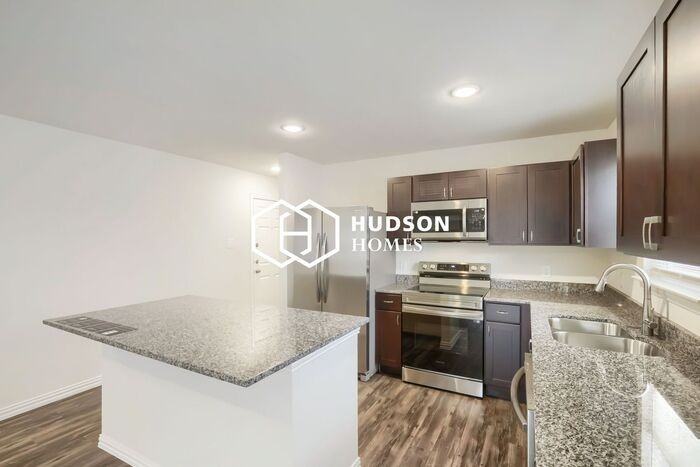 121 Hesed St - Photo 4 of 12