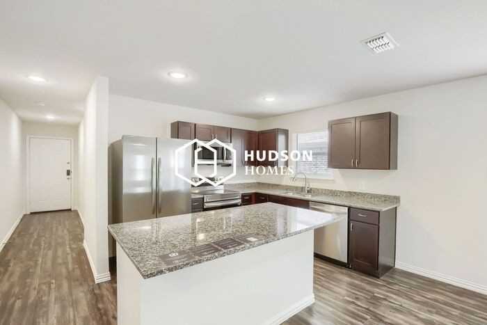 121 Hesed St - Photo 5 of 12