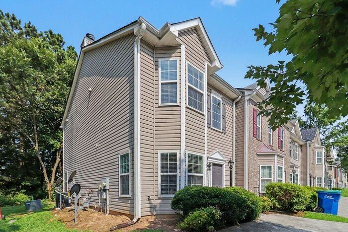 2673 Rocky Ct - Photo 2 of 25