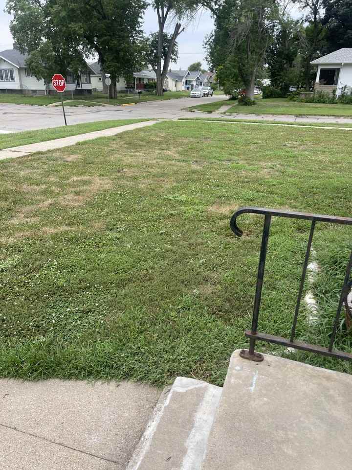 303 E 24th St #NA - Photo 4 of 35