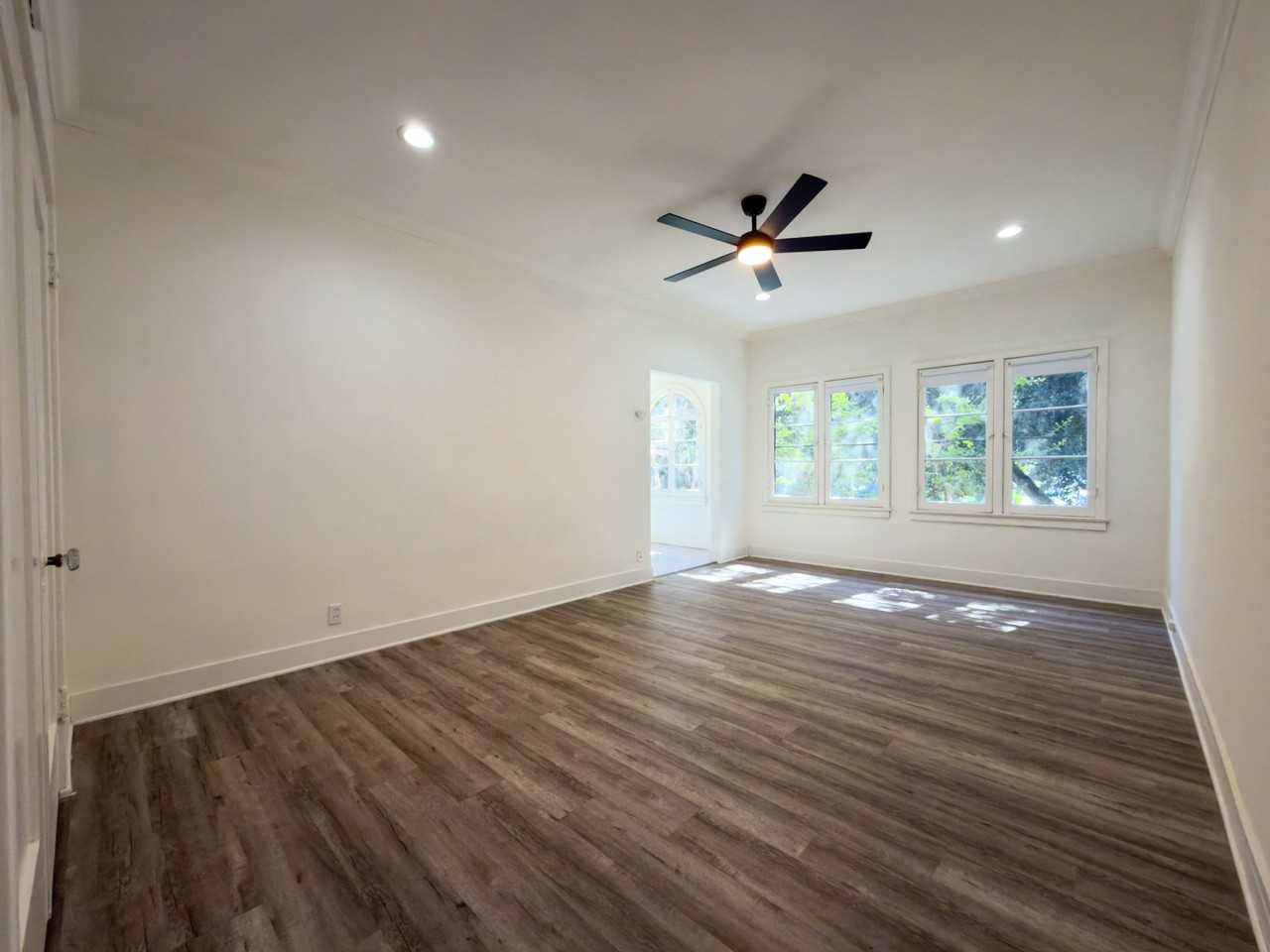 545 N Marengo Ave #7 - Photo 2 of 22