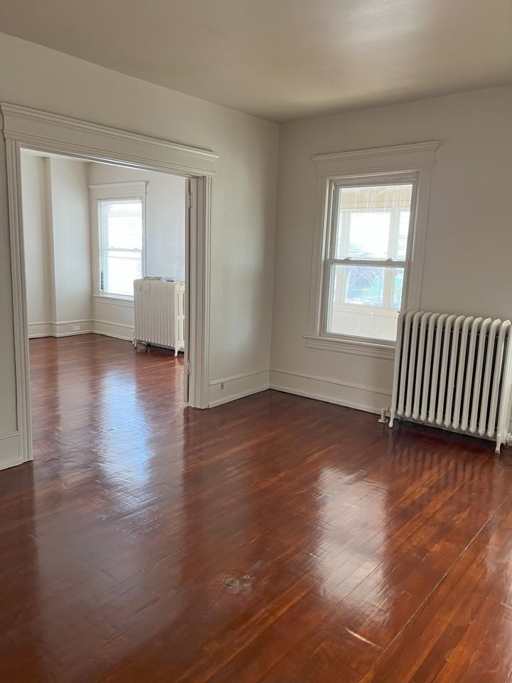 2 N Austin Ave - Photo 3 of 15
