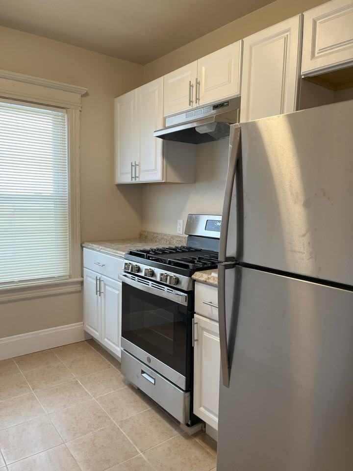 2 N Austin Ave - Photo 7 of 15