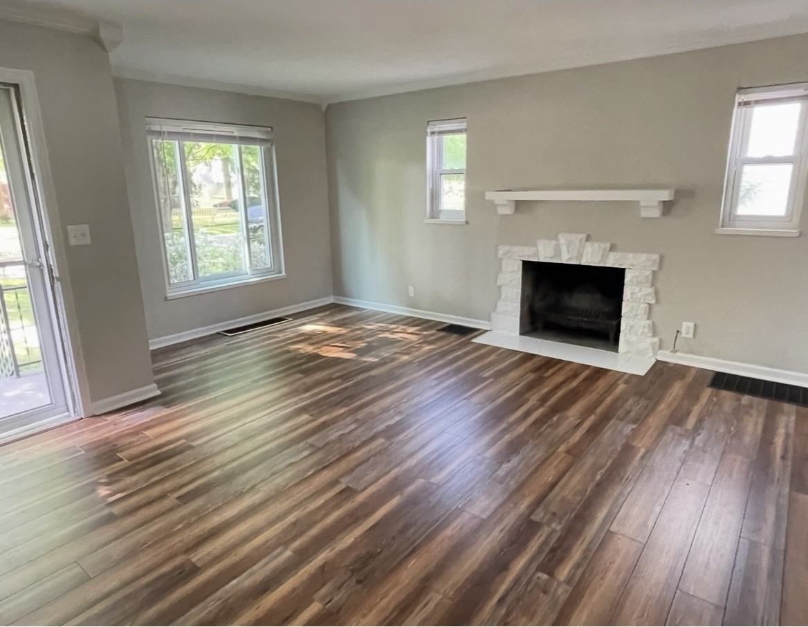 1008 Warwick Pl #NA - Photo 2 of 12