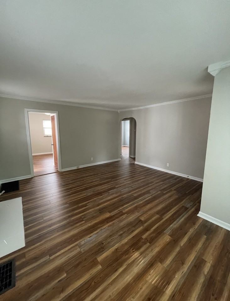 1008 Warwick Pl #NA - Photo 3 of 12