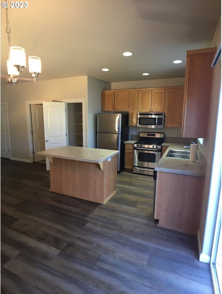 1481 Gifford St Se #NA - Photo 3 of 14