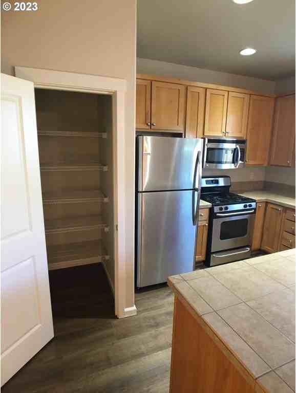 1481 Gifford St Se #NA - Photo 4 of 14