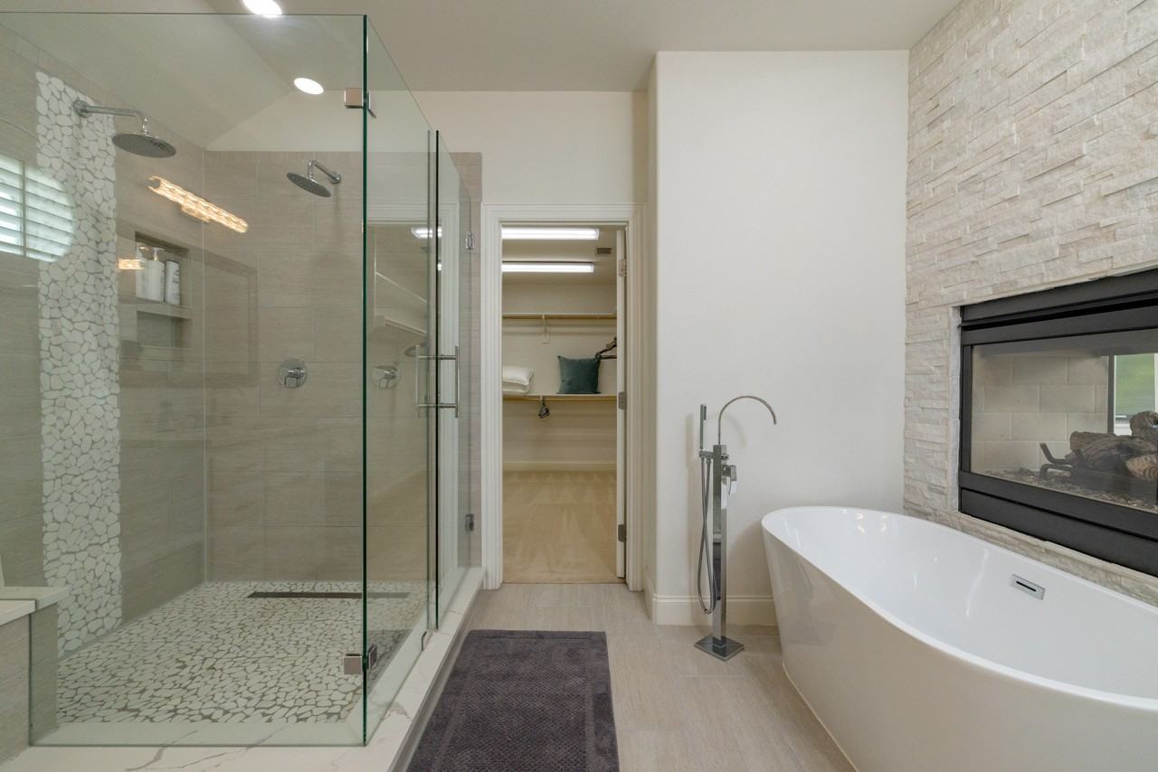 2833 Lee St #NA - Photo 3 of 10