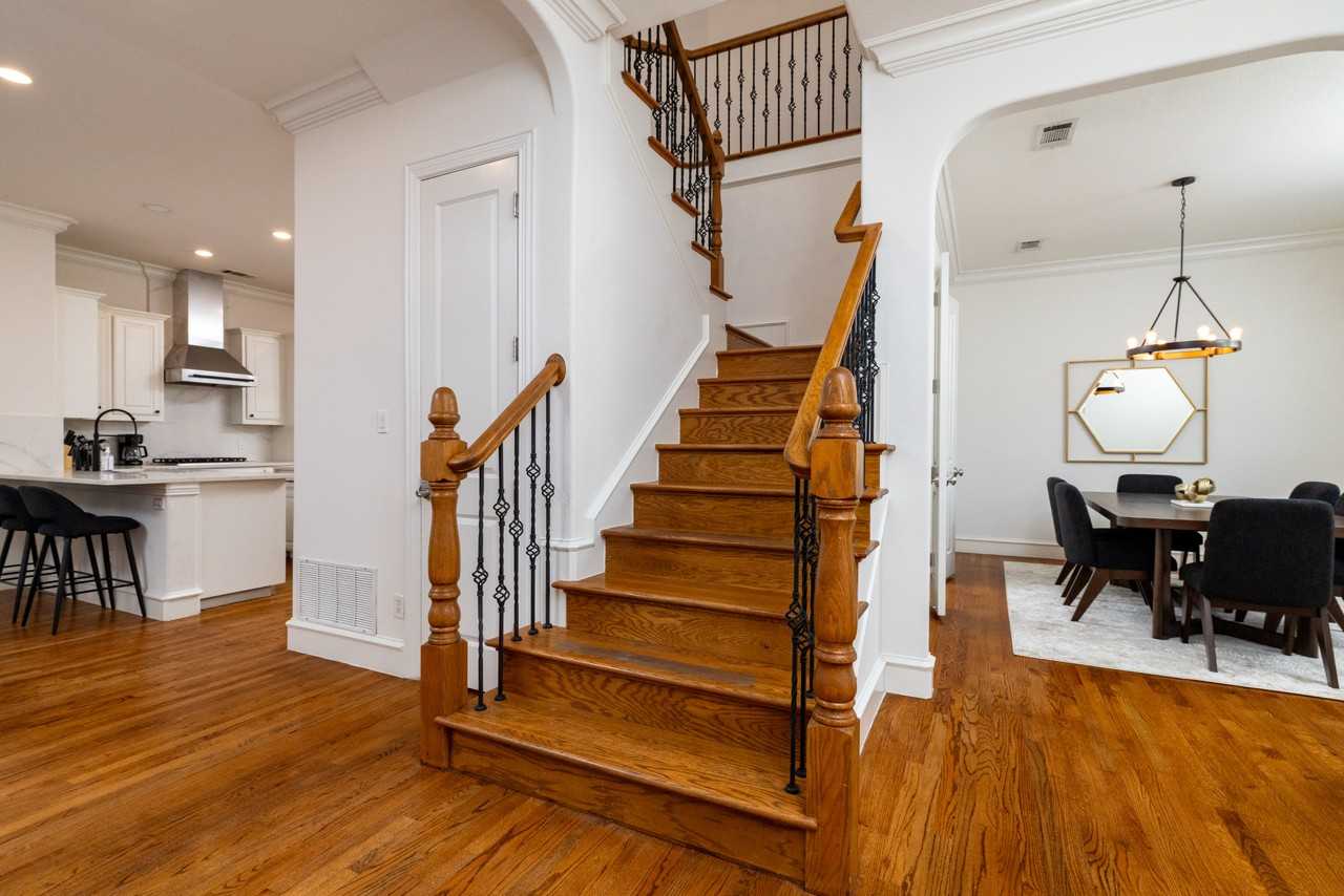 2833 Lee St #NA - Photo 6 of 10