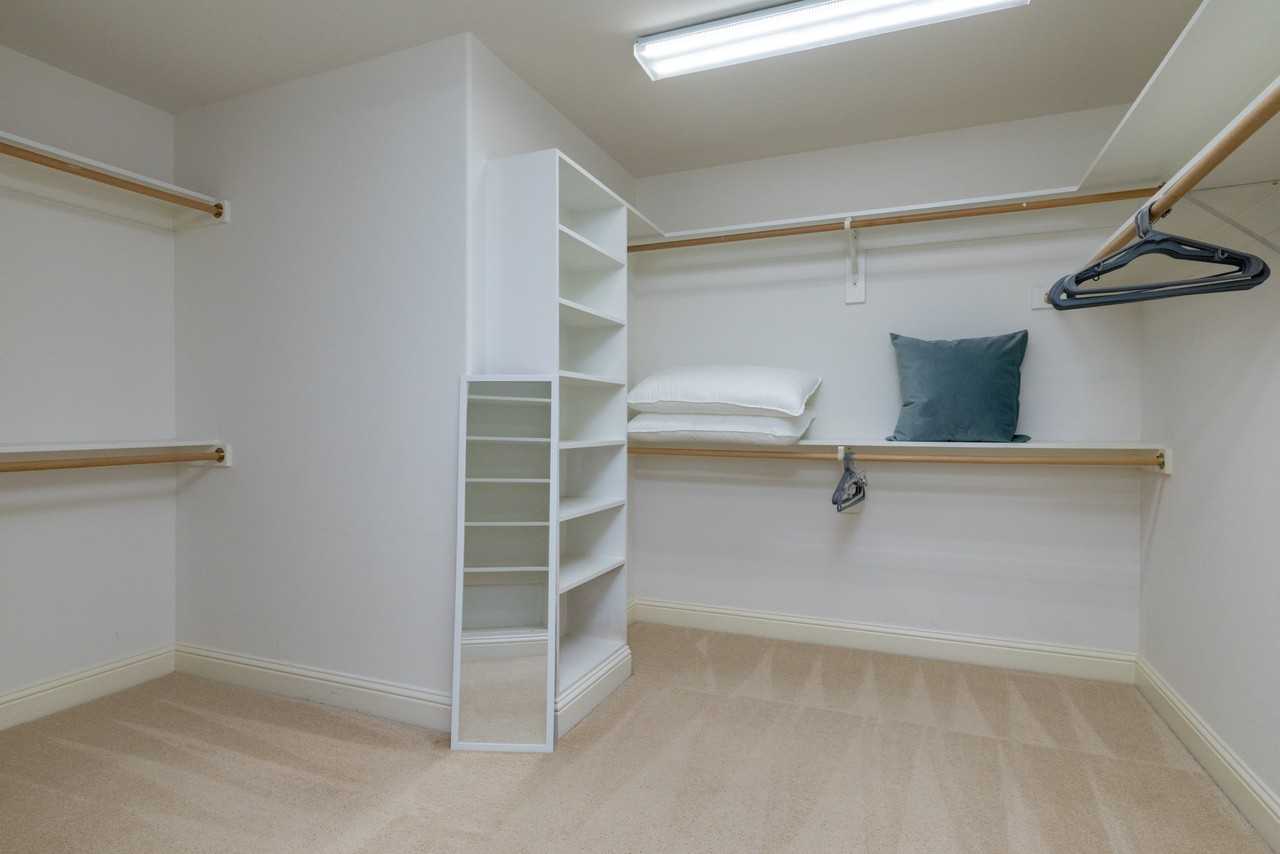 2833 Lee St #NA - Photo 7 of 10