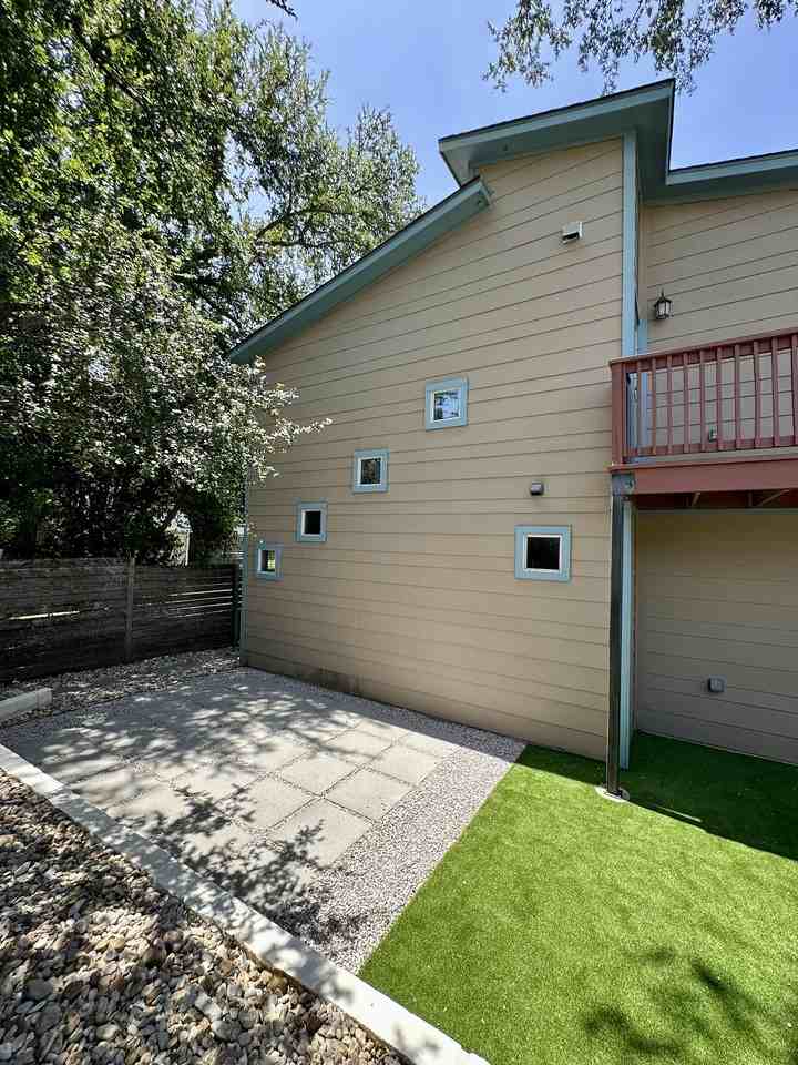 5300 Samuel Huston Ave #B - Photo 2 of 32