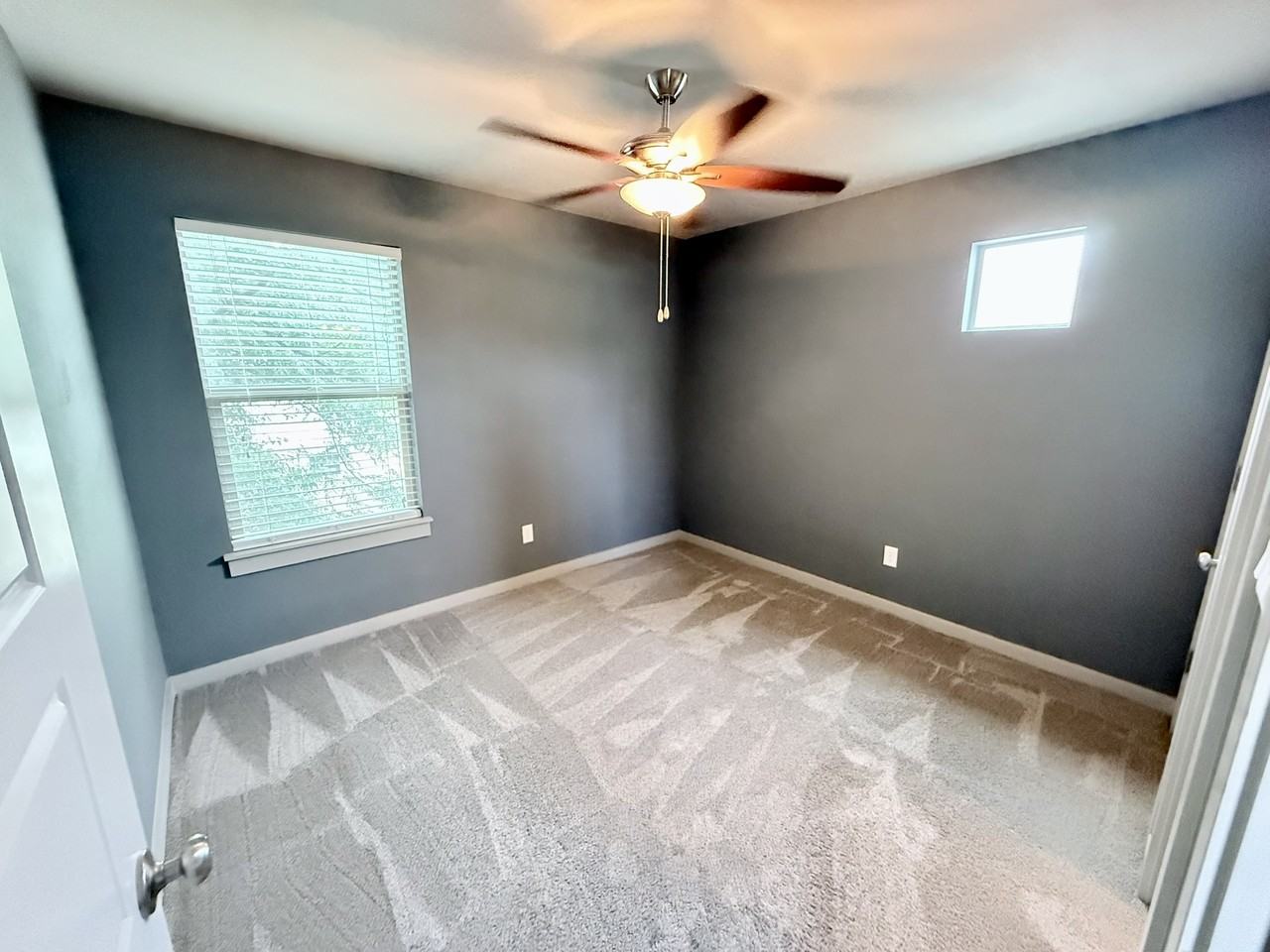 5300 Samuel Huston Ave #B - Photo 5 of 32