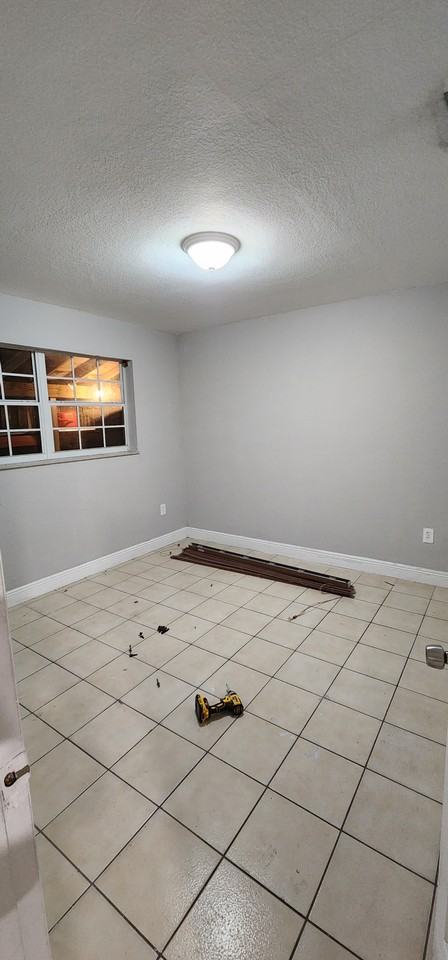 506 E 10th St - Photo 6 of 6