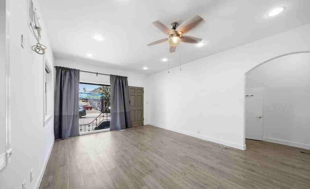 5760 Melrose Ave #5760 - Photo 6 of 13
