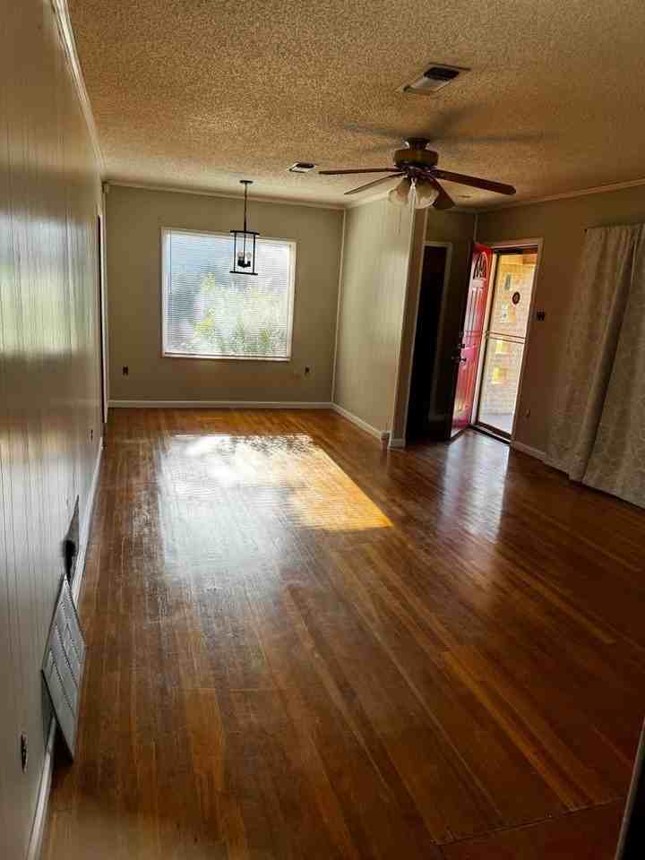3213 32nd St #NA - Photo 7 of 12