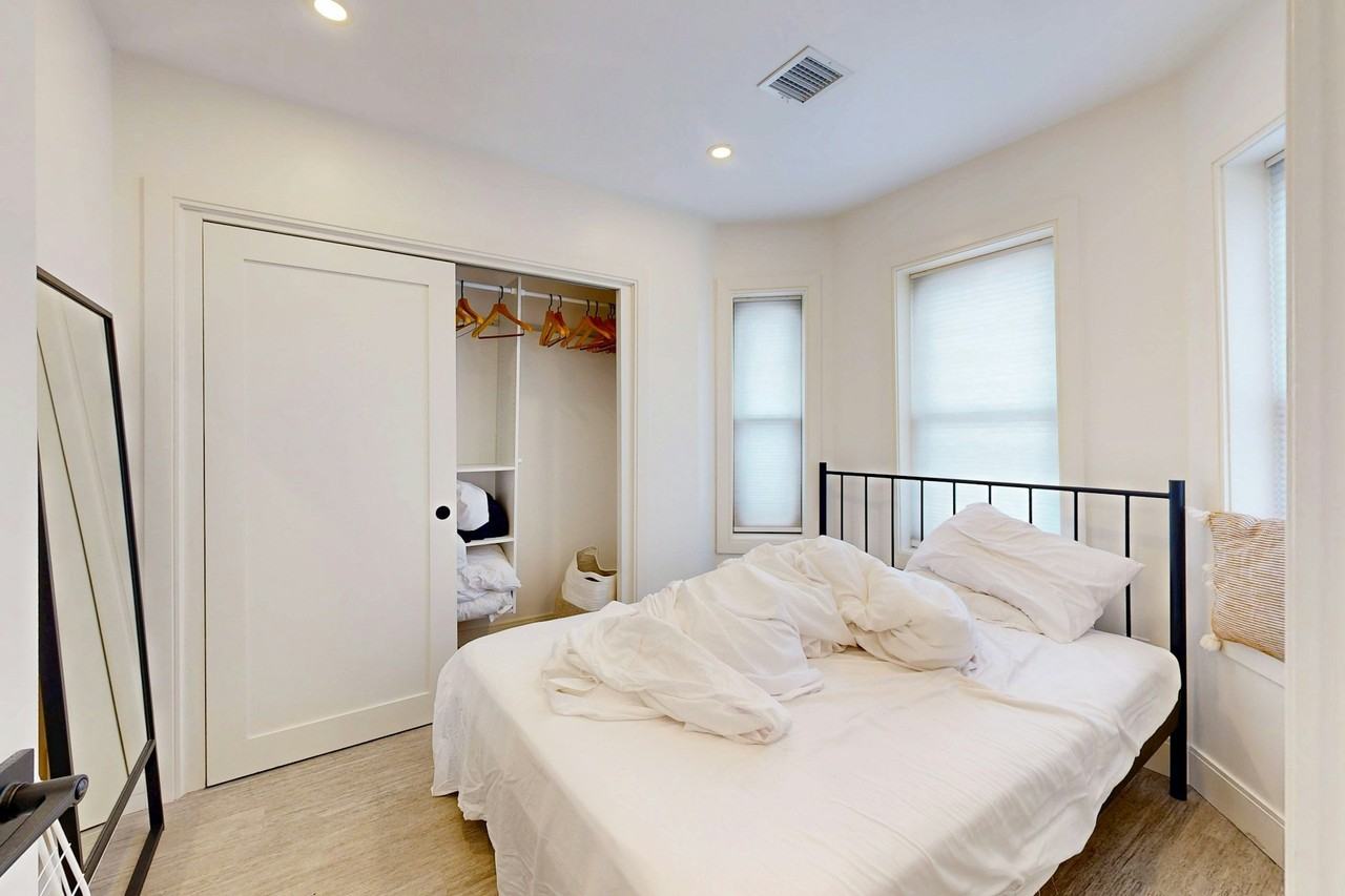 353 E 8th St #3 - Photo 3 of 13