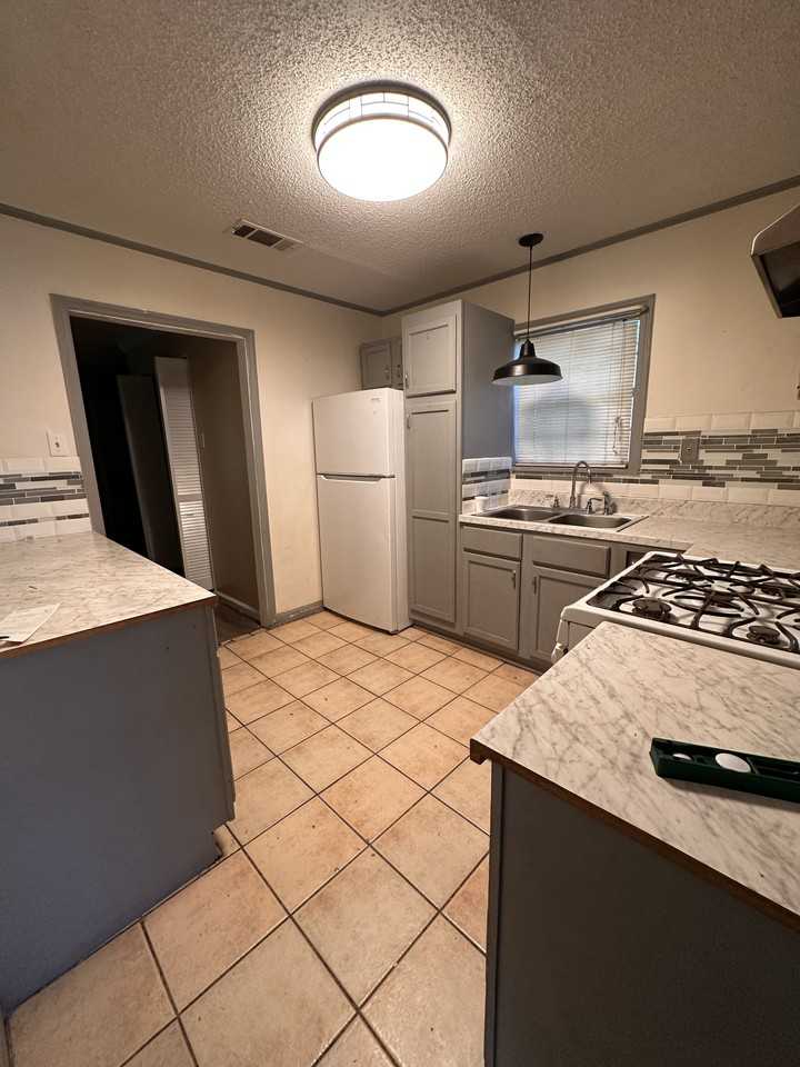 2612 Rutland St #NA - Photo 6 of 7