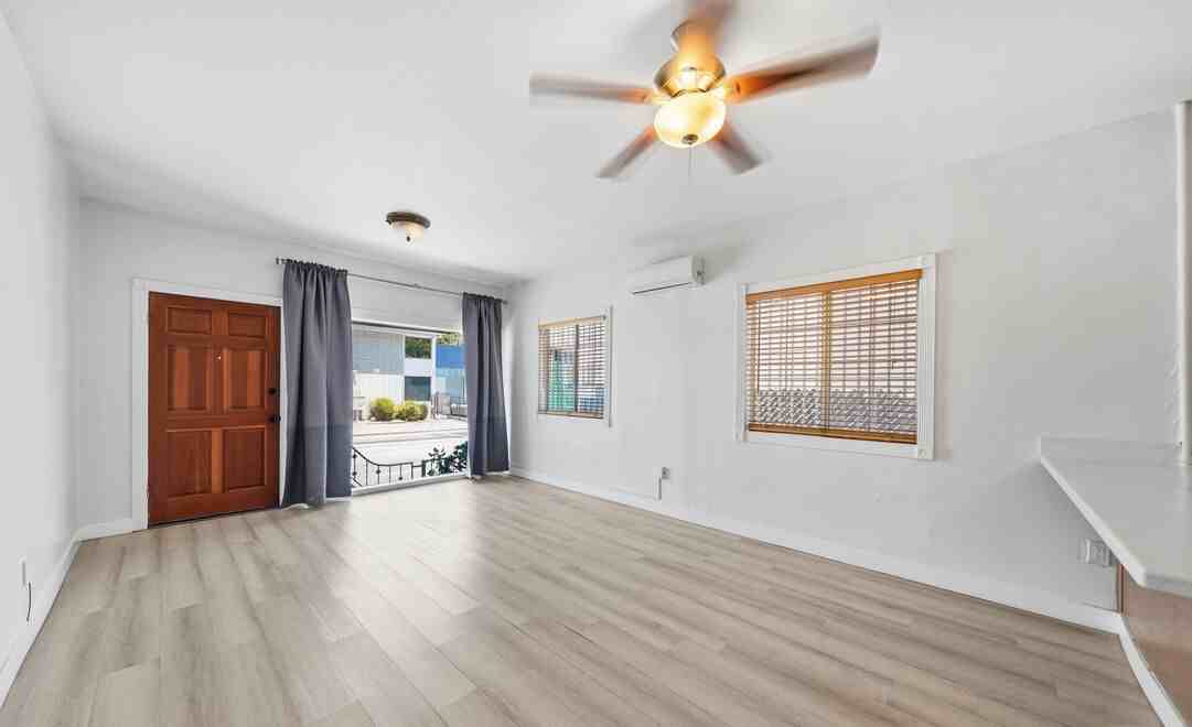 5754 Melrose Ave #5754 - Photo 7 of 14
