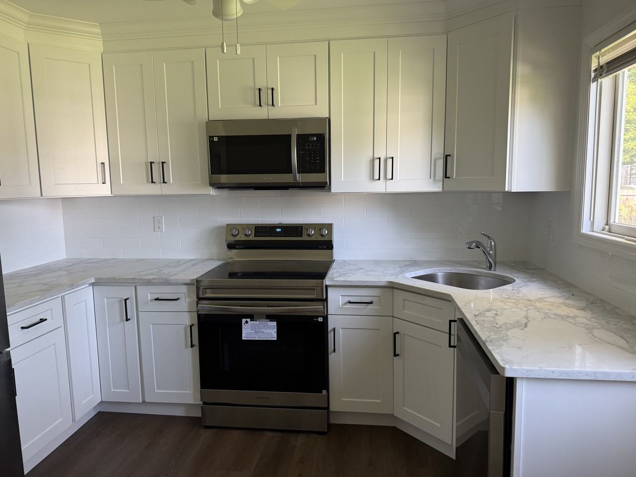 123 E 10th St #1 - Photo 2 of 17
