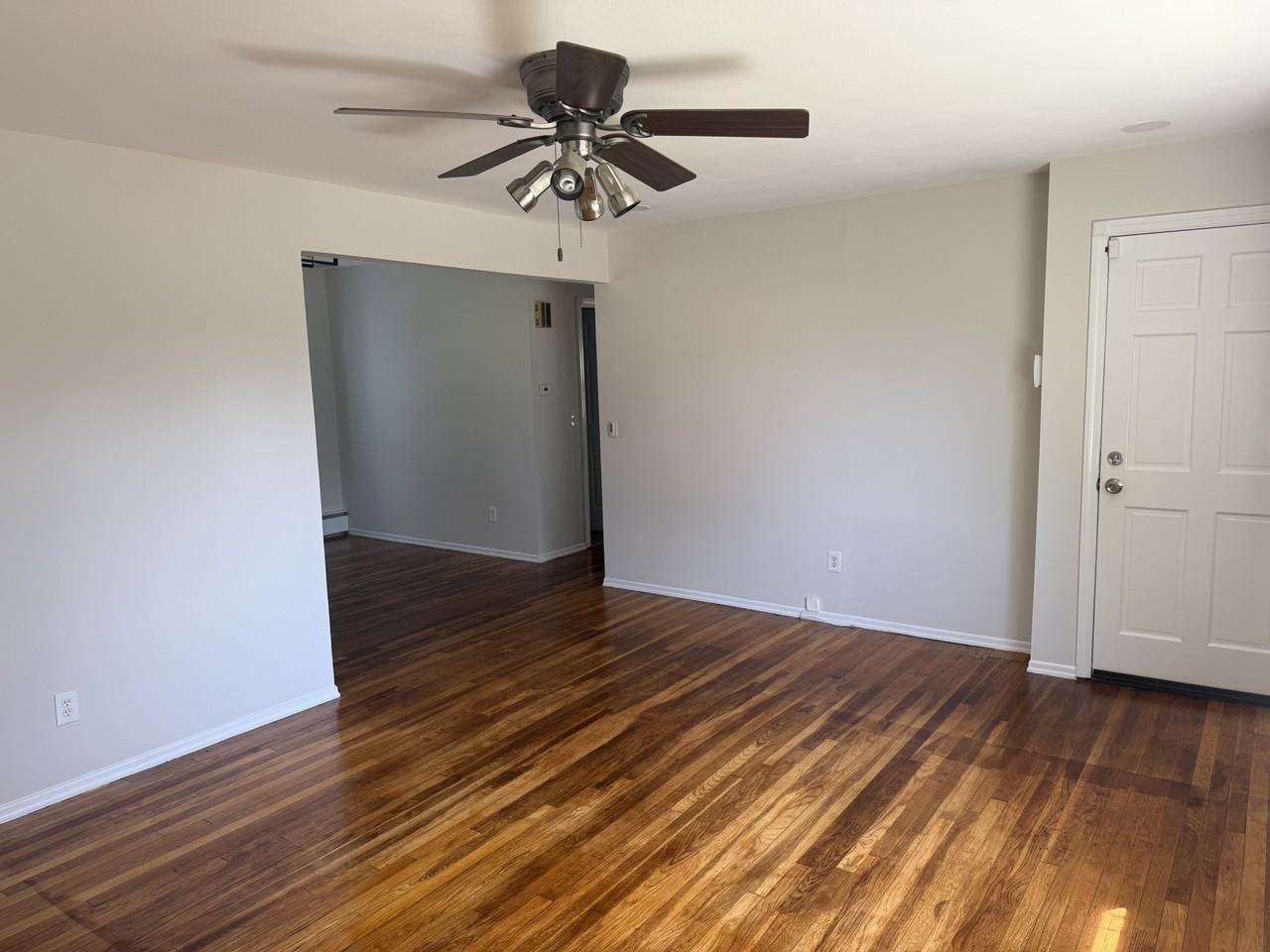 123 E 10th St #1 - Photo 4 of 17