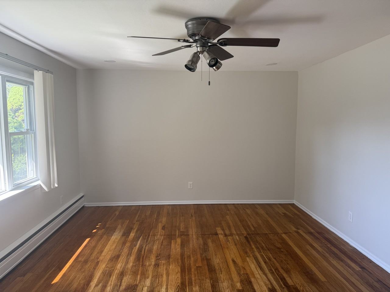 123 E 10th St #1 - Photo 5 of 17