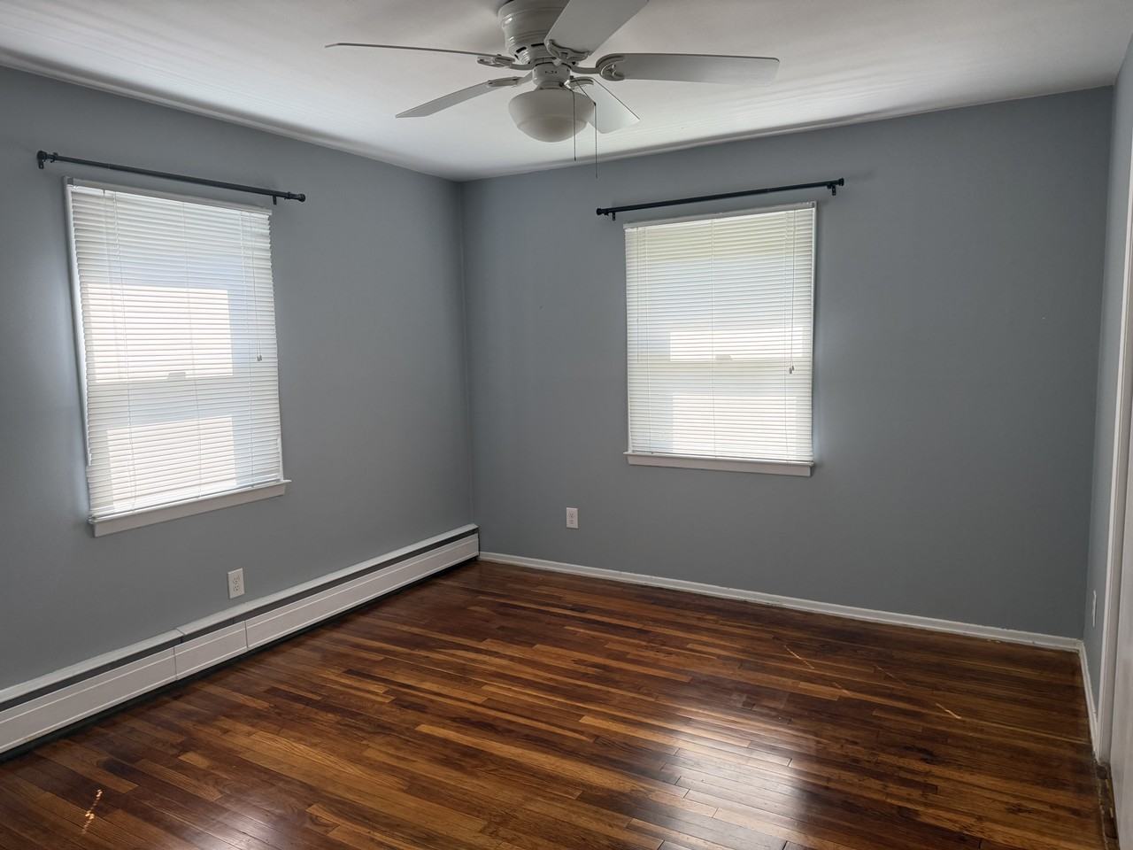 123 E 10th St #1 - Photo 7 of 17