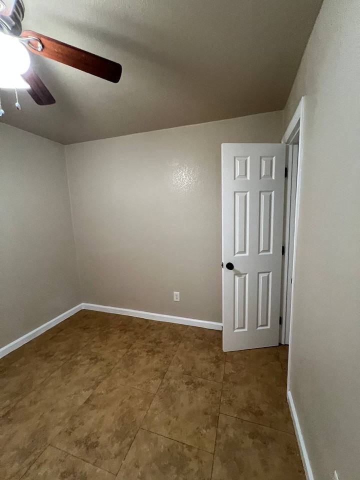 304 N Sierra Vista Ave #B - Photo 4 of 14