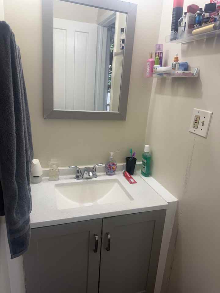 106 N 8th St #5 - Photo 2 of 8