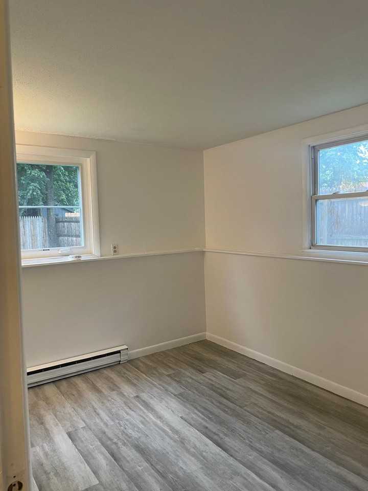 123 N Champlain St #2 - Photo 4 of 8