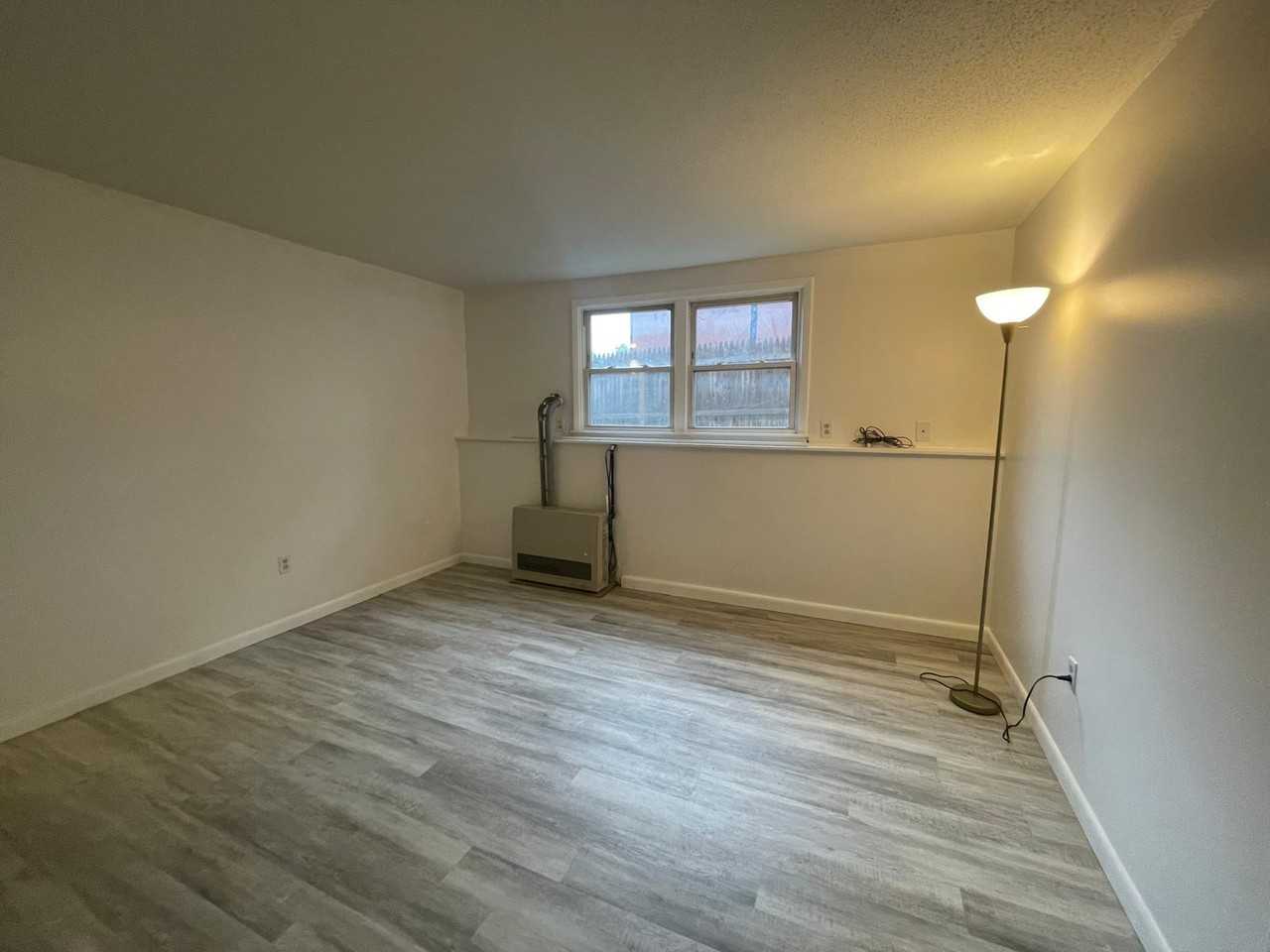 123 N Champlain St #2 - Photo 5 of 8