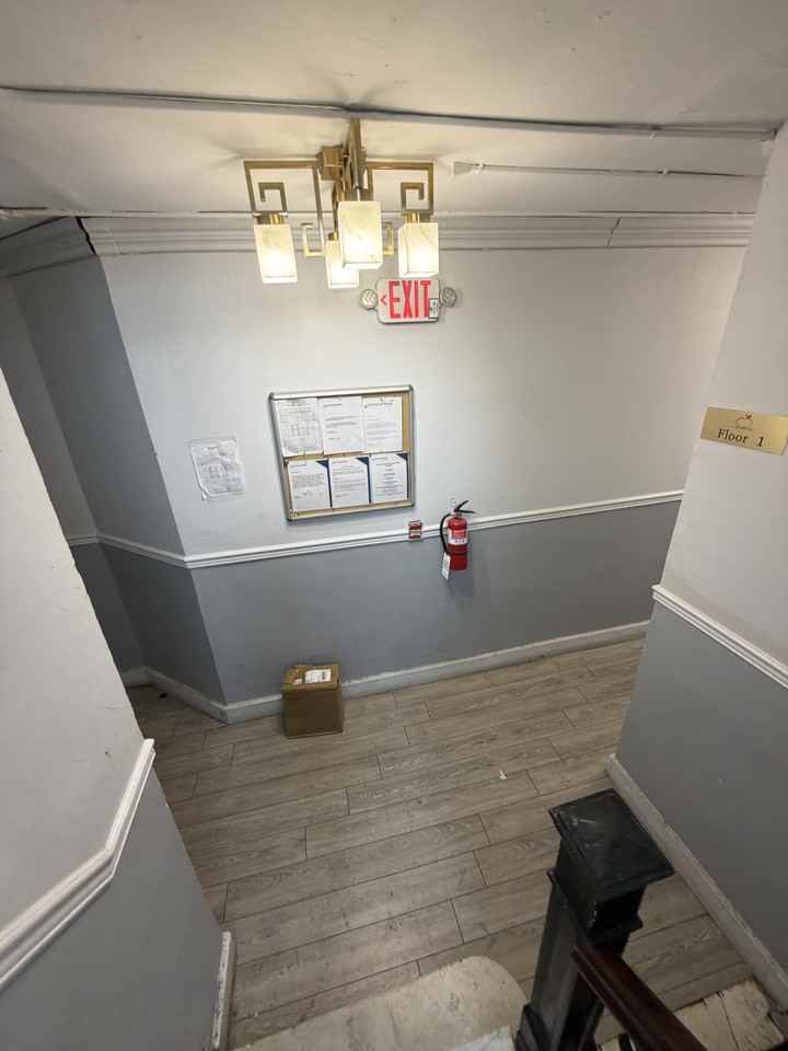 508 67th St #23 - Photo 6 of 9