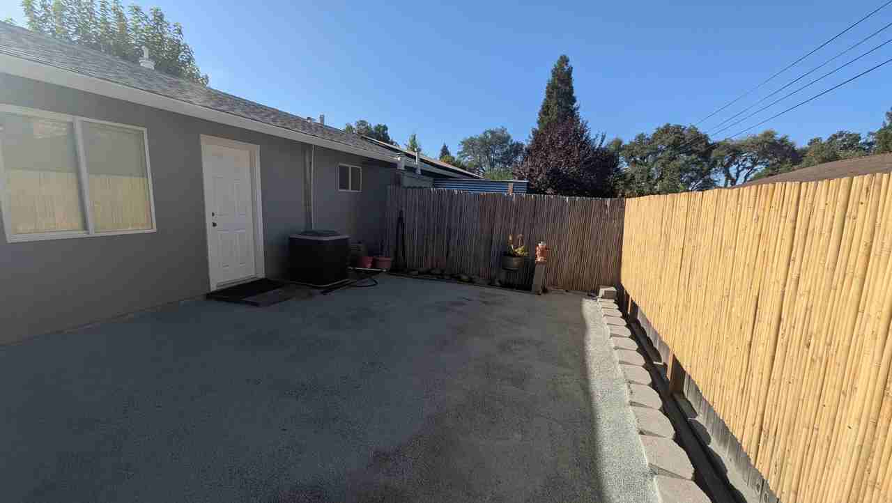 7626 Oak Grove Ave #NA - Photo 4 of 18