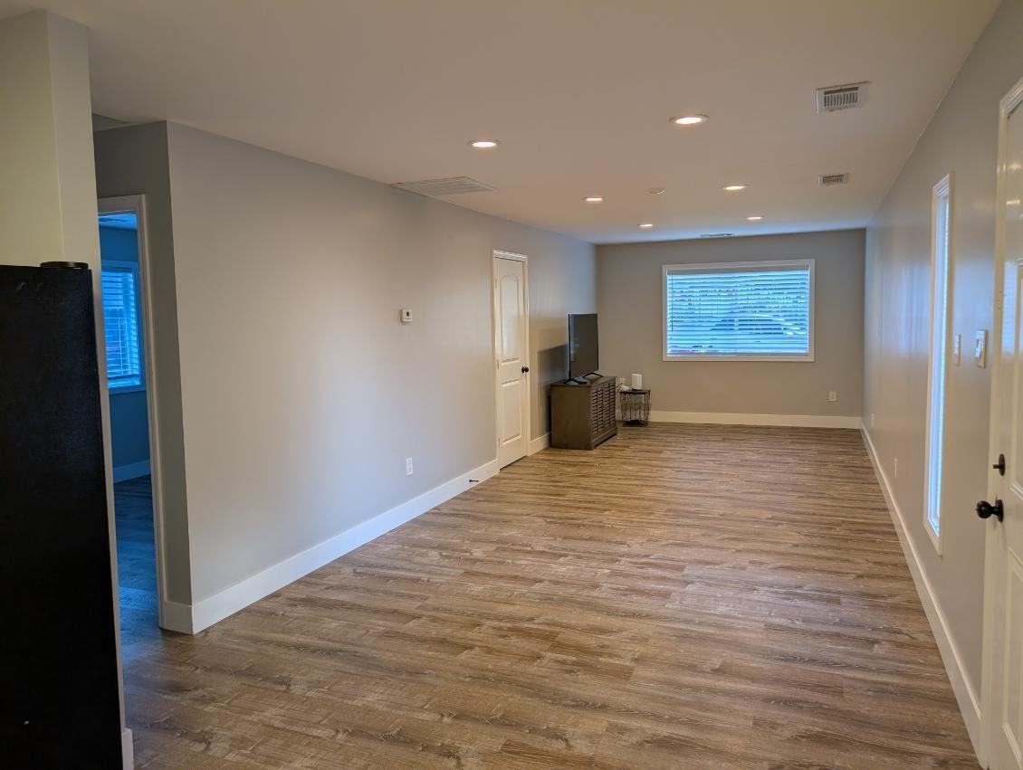 7626 Oak Grove Ave #NA - Photo 7 of 18
