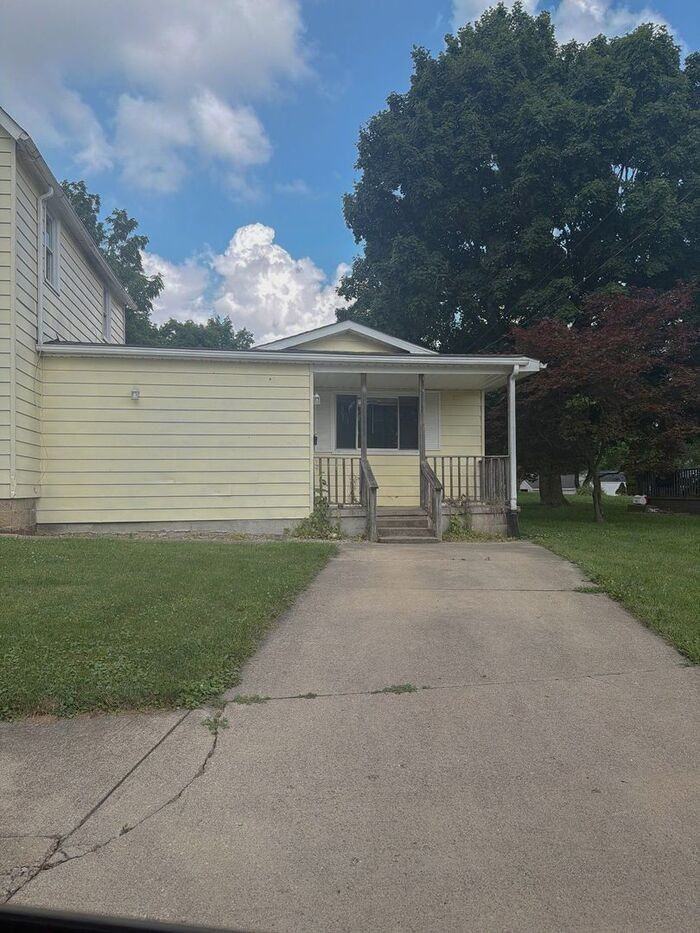 79 Martha Ave #REAR